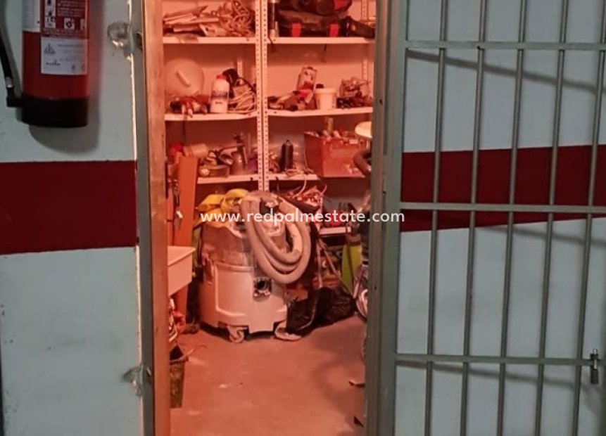 Videresalg - Parkering -
Torrevieja