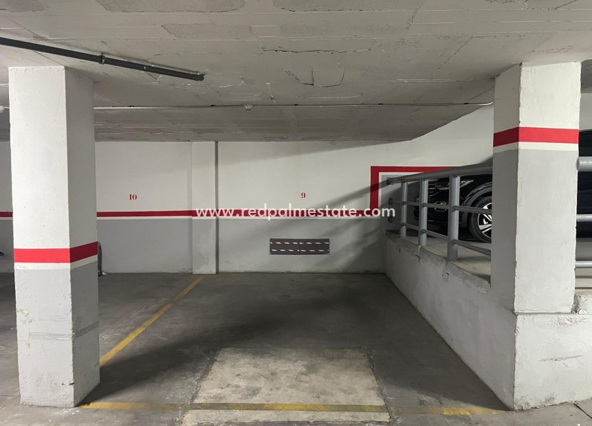 Videresalg - Parkering -
Torrevieja