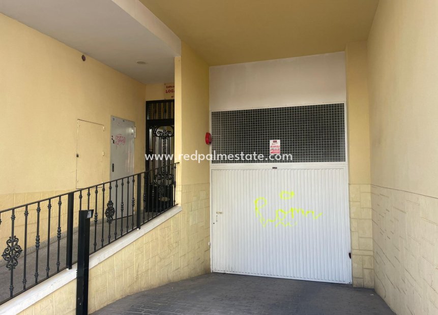 Videresalg - Parkering -
Torrevieja