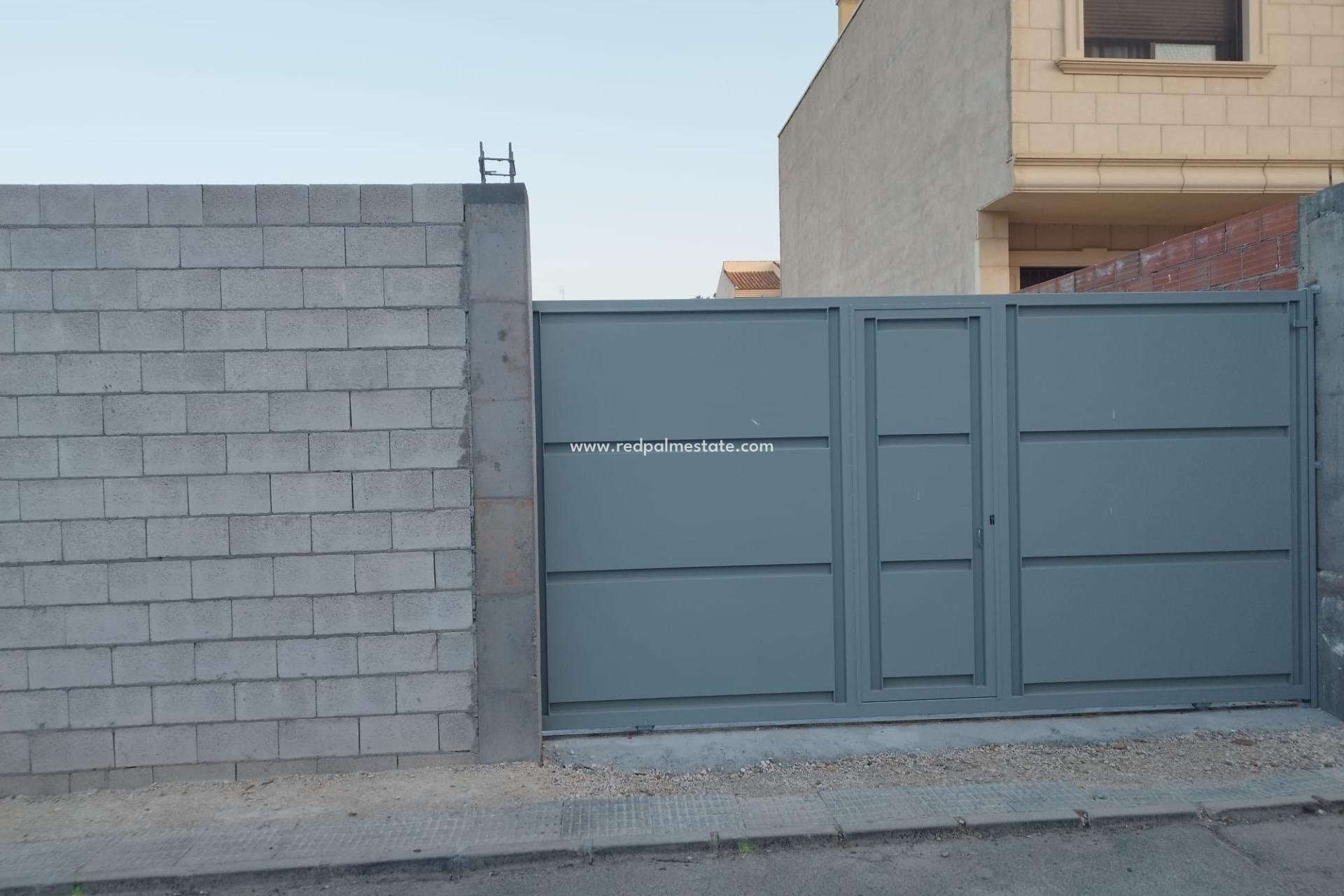 Videresalg - Plott -
Benferri