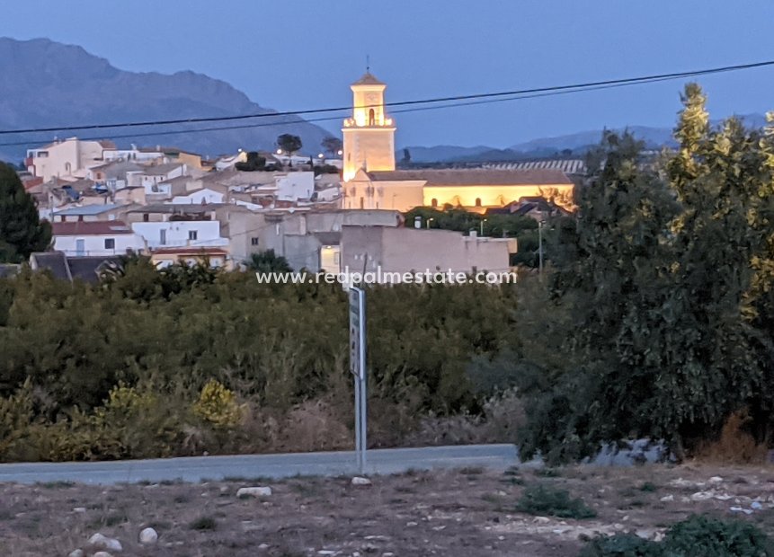 Videresalg - Plott -
Calasparra - Inland