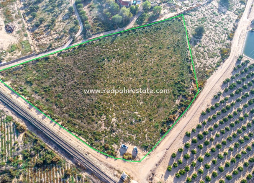 Videresalg - Plott -
Crevillente - Inland