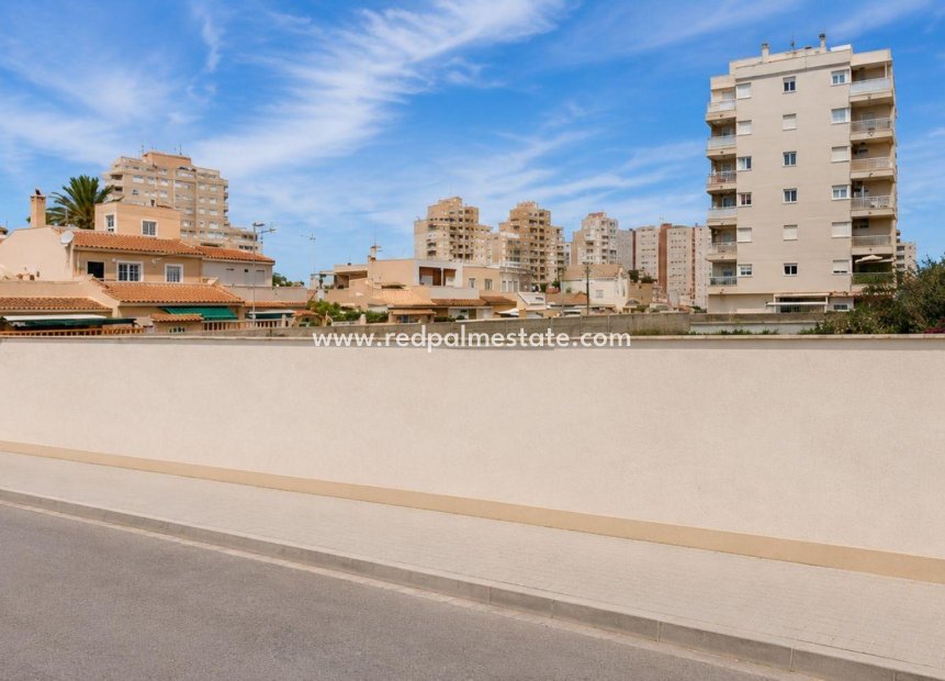 Videresalg - Plott -
Torrevieja - Aguas Nuevas