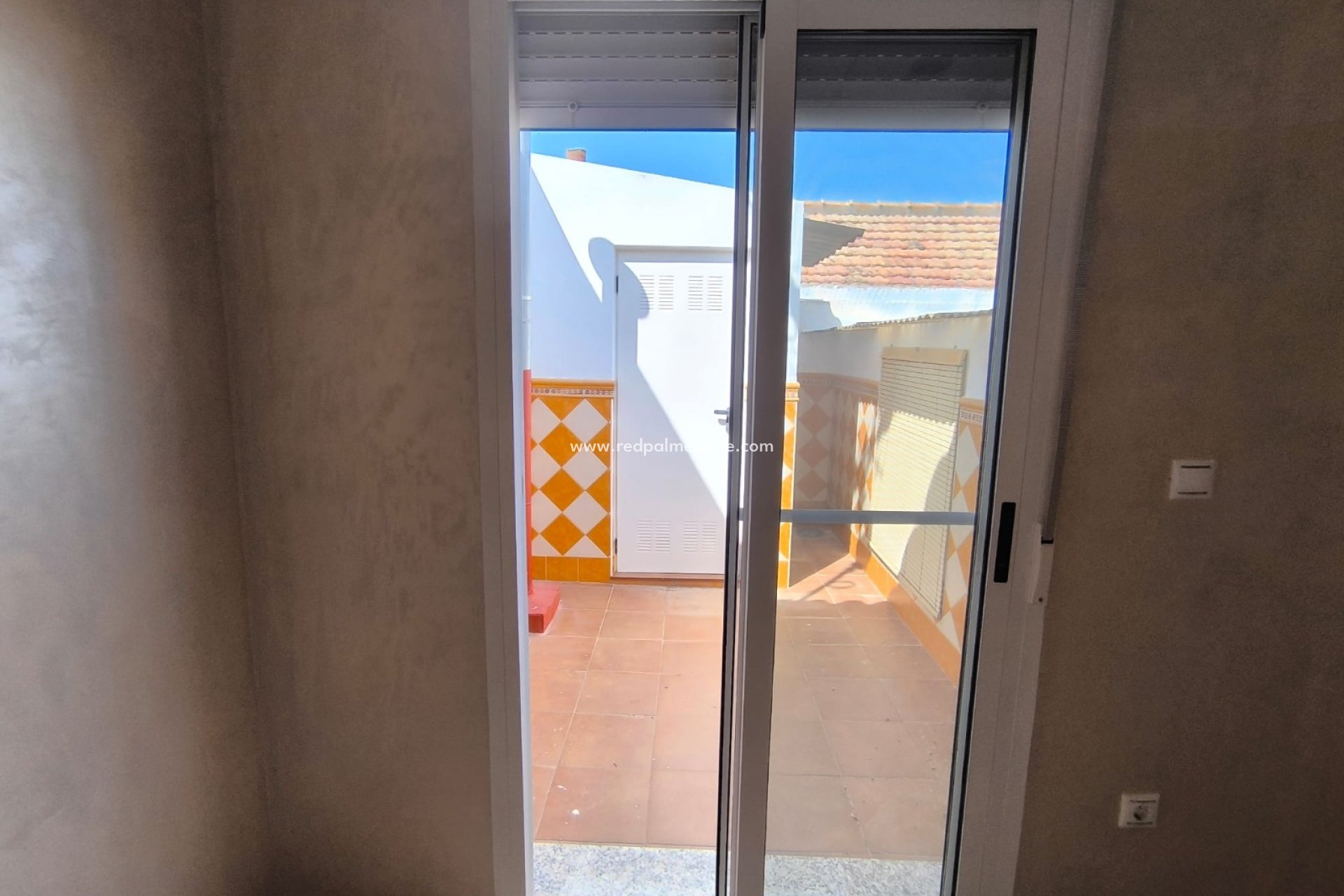 Videresalg - Rekkehus -
Algueña - Inland