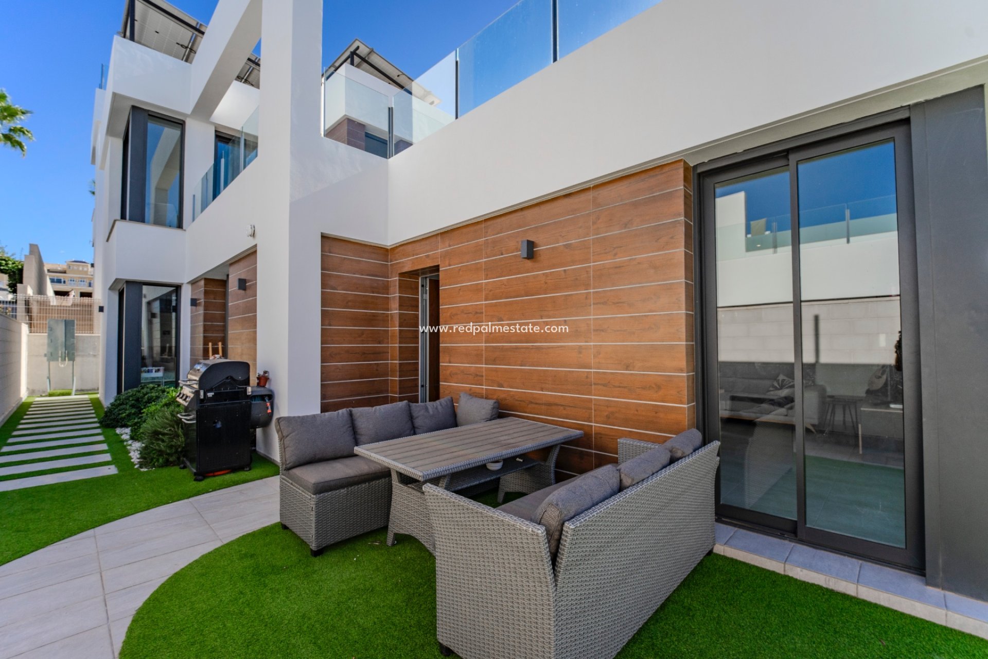 Videresalg - Rekkehus -
Benijofar