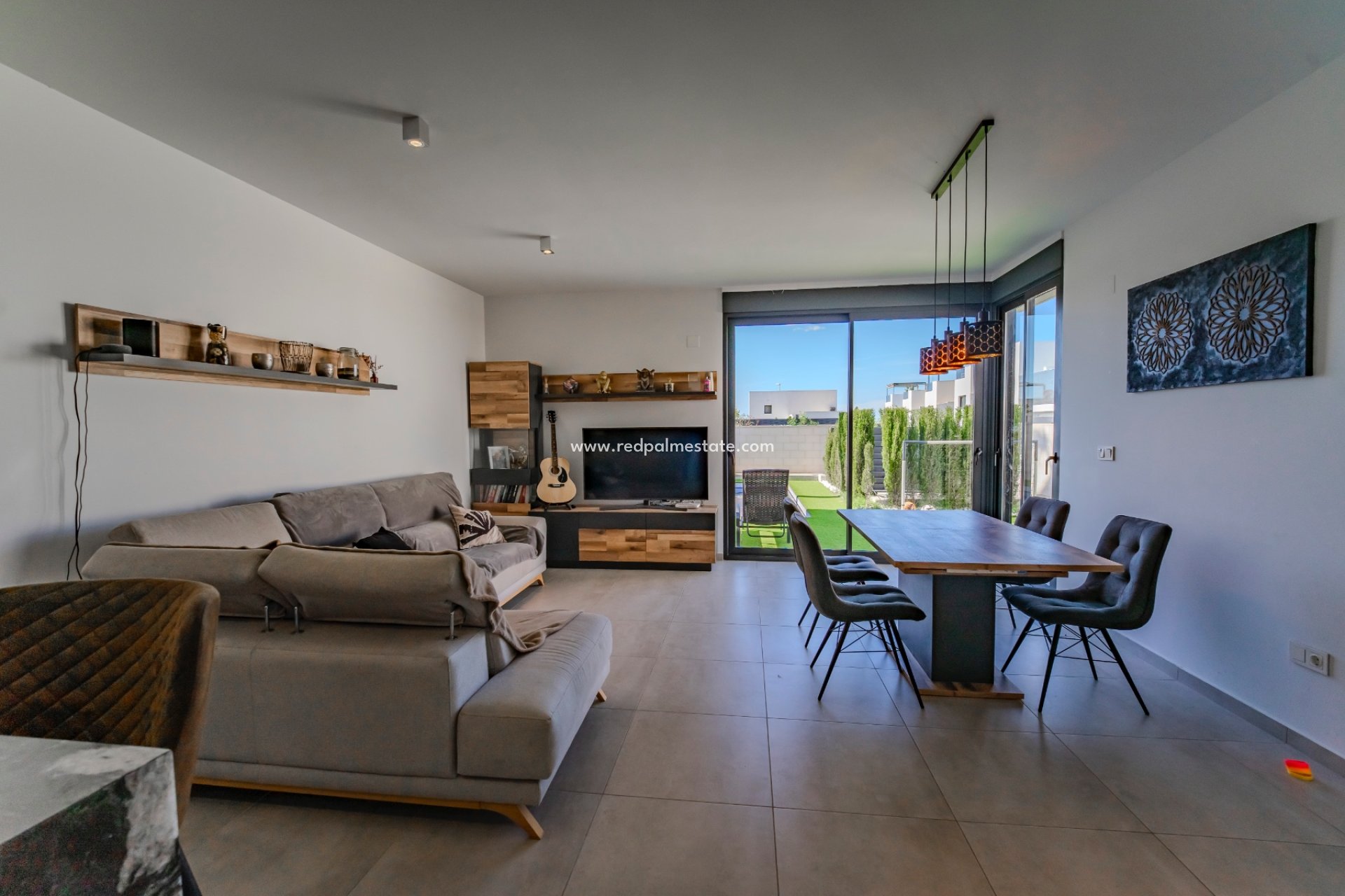 Videresalg - Rekkehus -
Benijofar