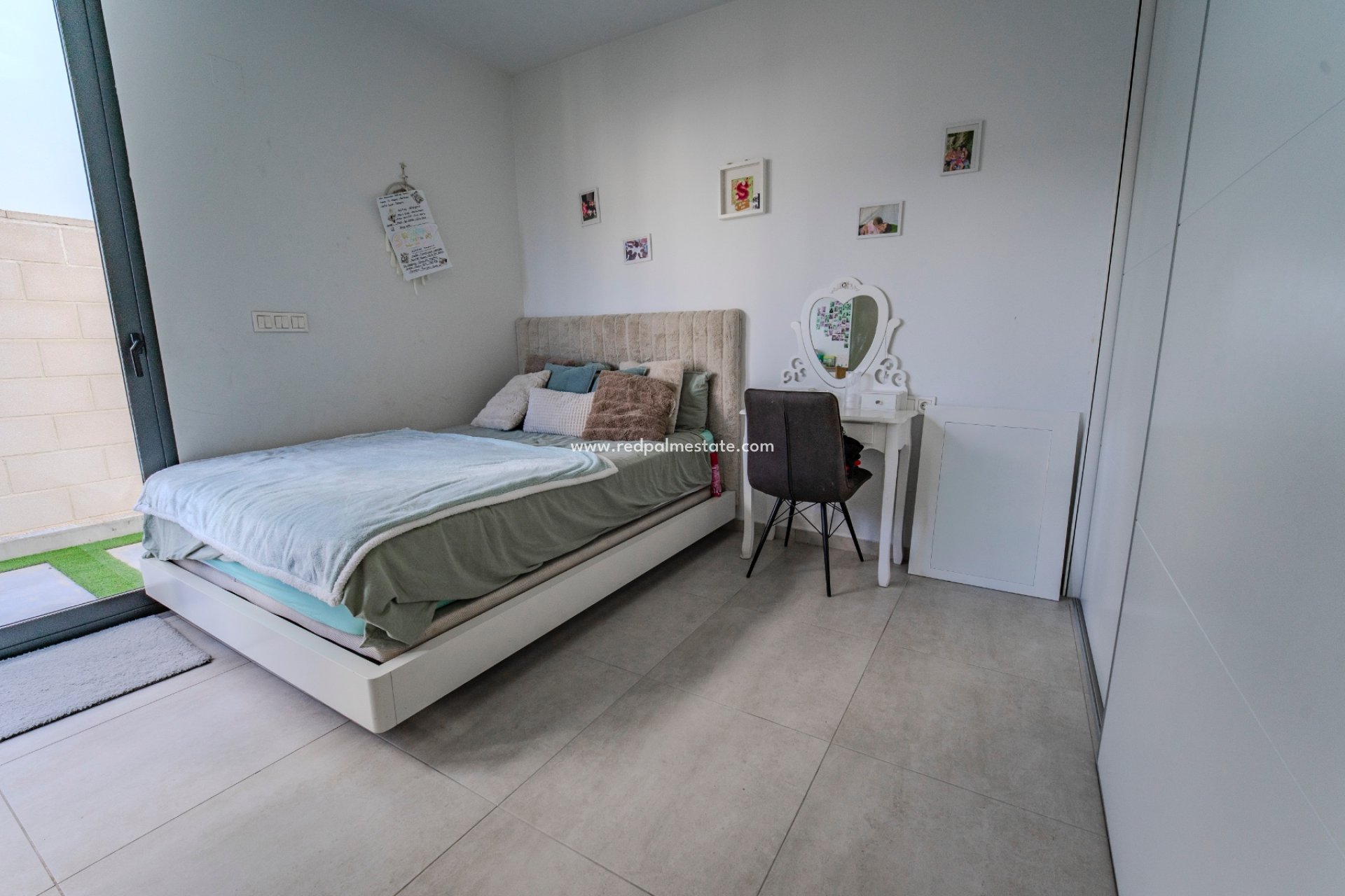 Videresalg - Rekkehus -
Benijofar