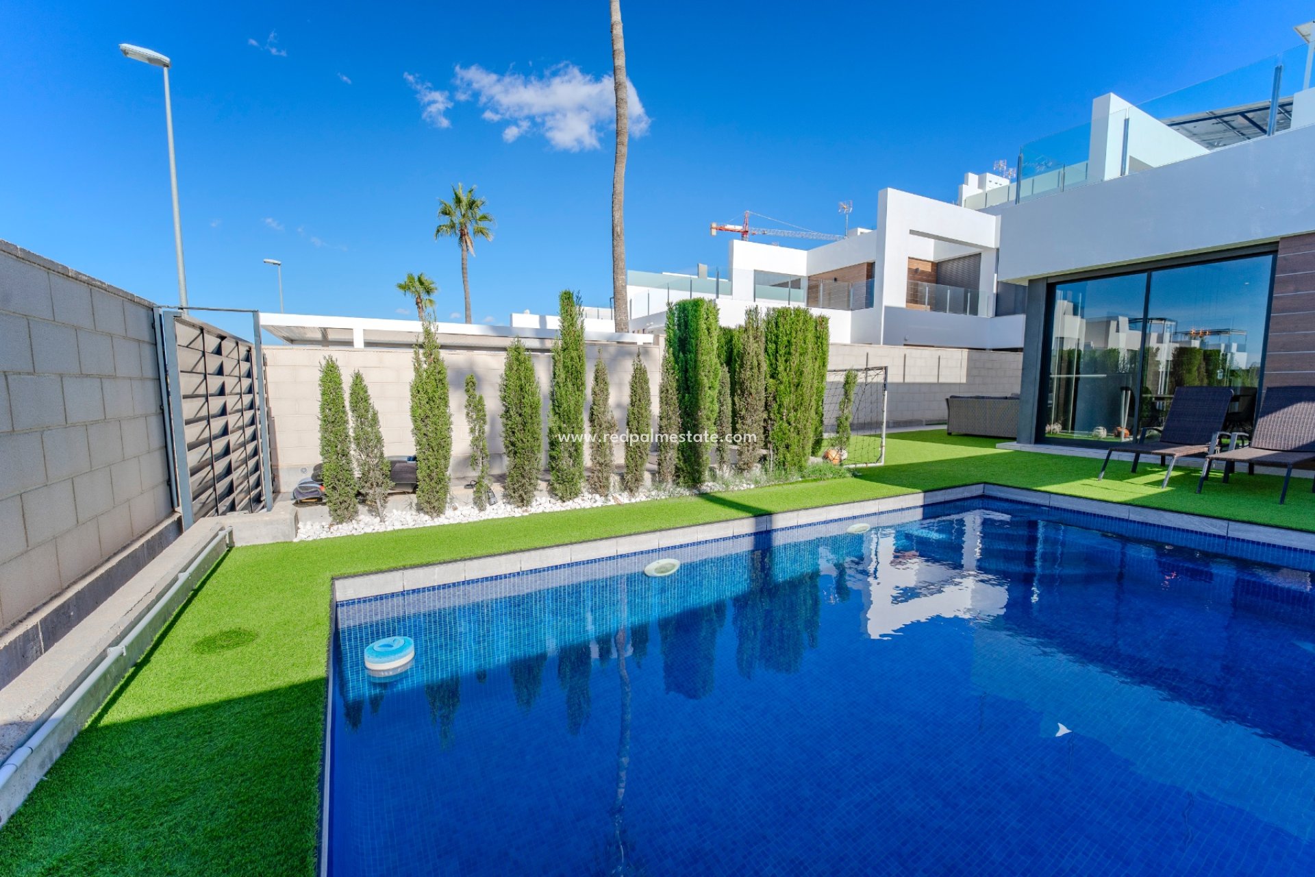 Videresalg - Rekkehus -
Benijofar