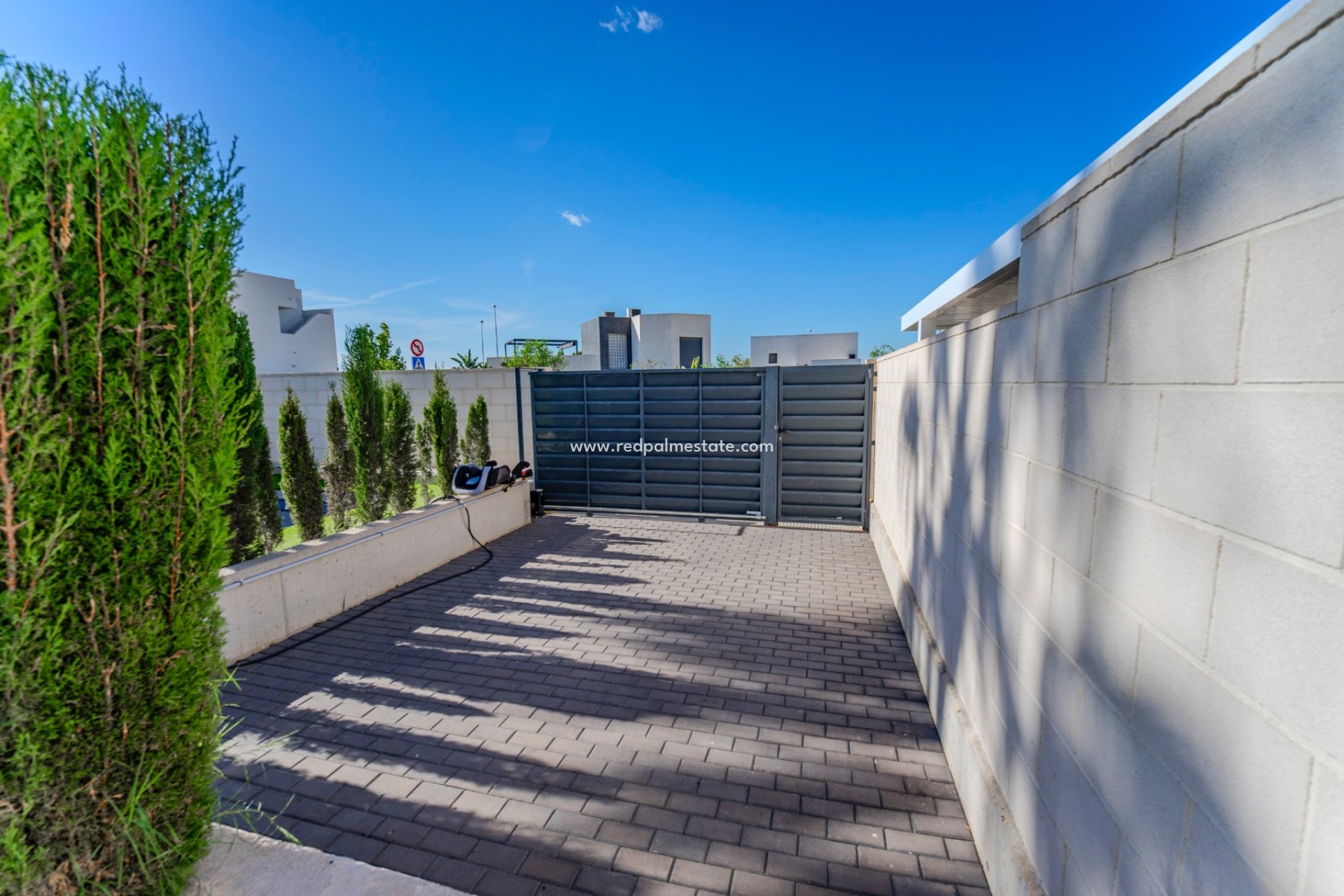 Videresalg - Rekkehus -
Benijofar