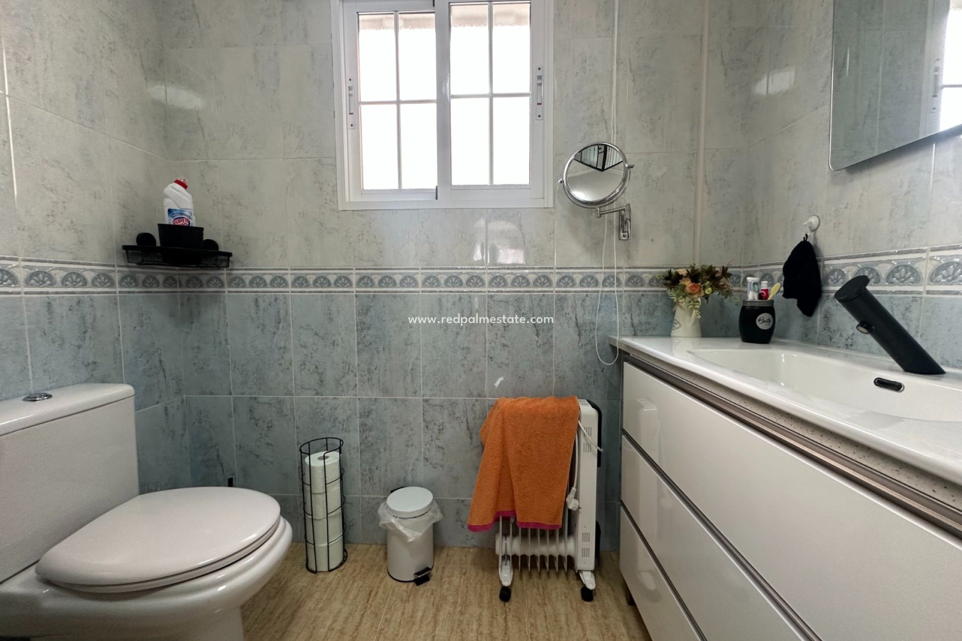 Videresalg - Rekkehus -
Bigastro - Inland