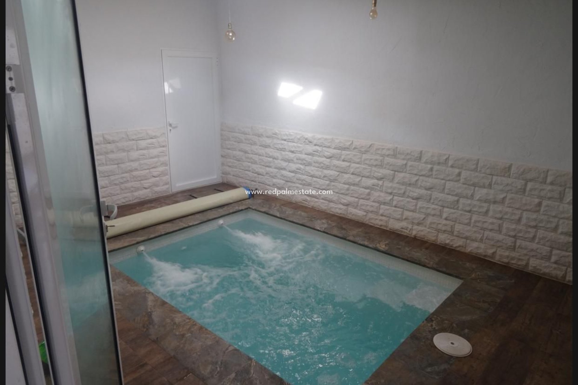 Videresalg - Rekkehus -
Monóvar/Monóver - Inland