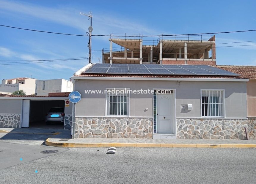Videresalg - Rekkehus -
Montesinos - PUEBLO CENTRO