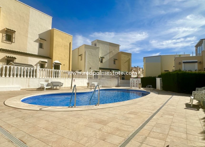 Videresalg - Rekkehus -
Orihuela Costa - Costa Blanca