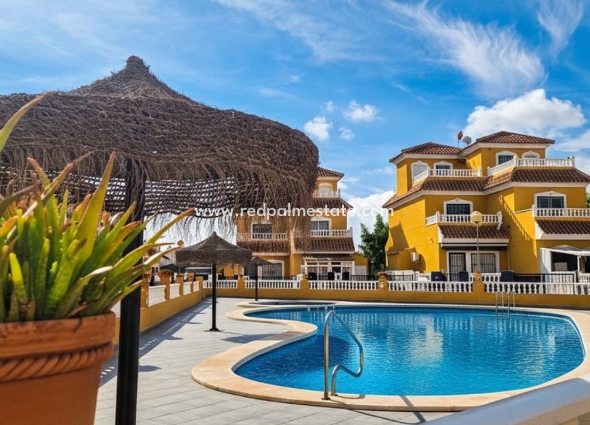 Videresalg - Rekkehus -
Orihuela Costa - Costa Blanca