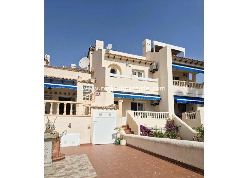 Videresalg - Rekkehus -
Orihuela Costa - Inland