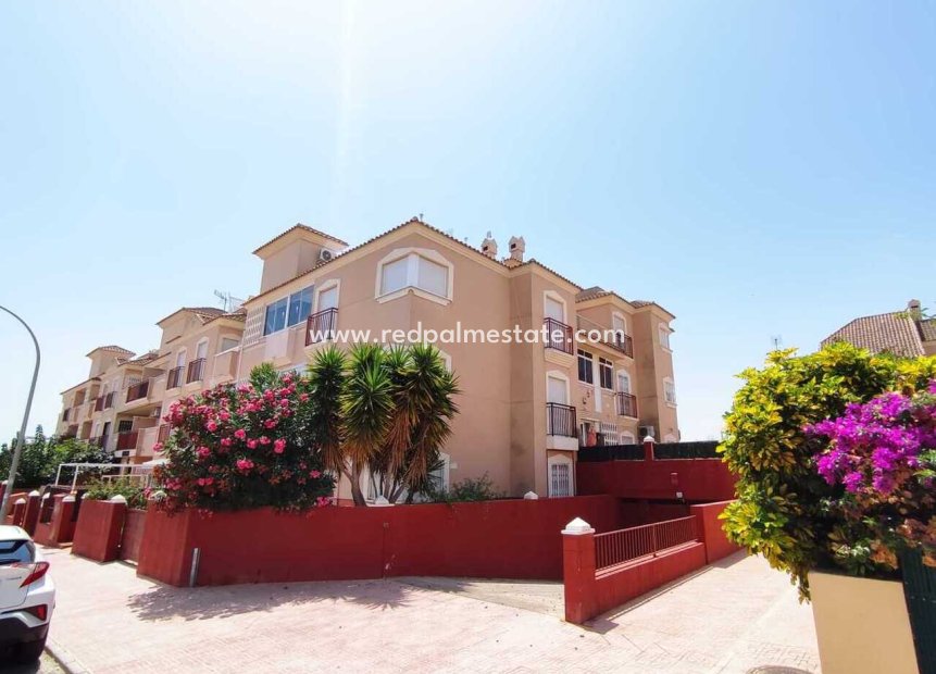 Videresalg - Rekkehus -
Orihuela Costa - Inland