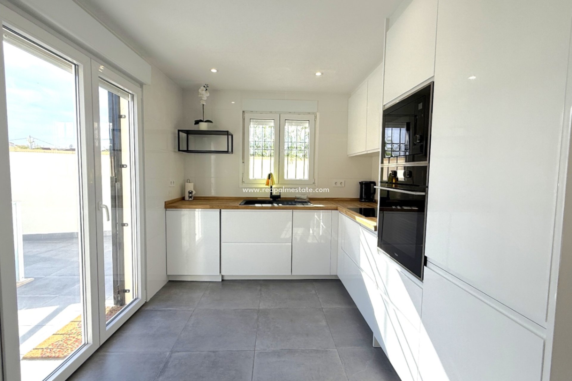 Videresalg - Rekkehus -
Orihuela Costa - Inland