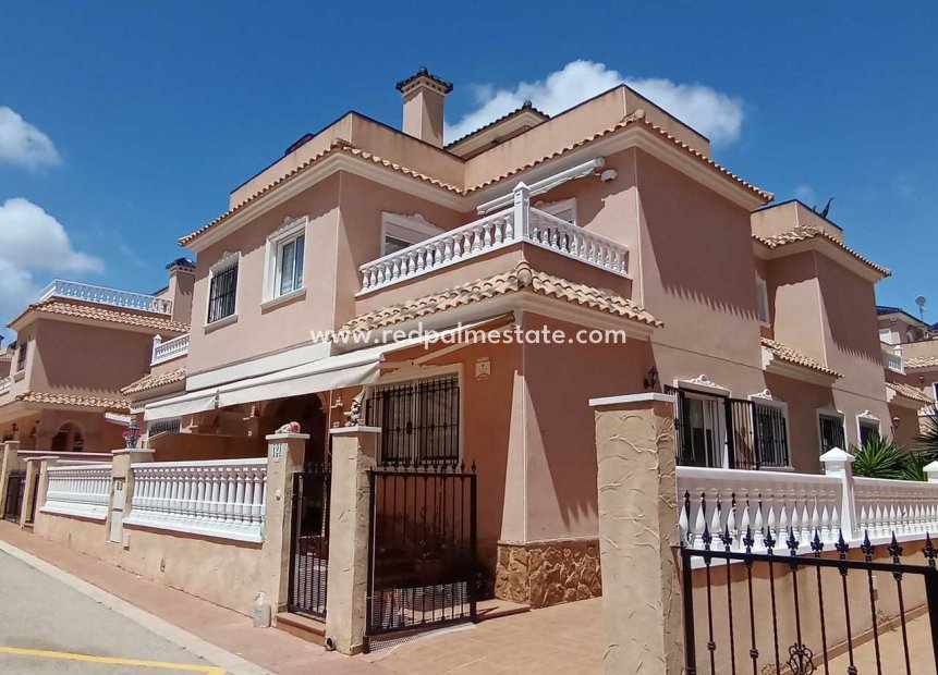 Videresalg - Rekkehus -
Orihuela Costa - Inland