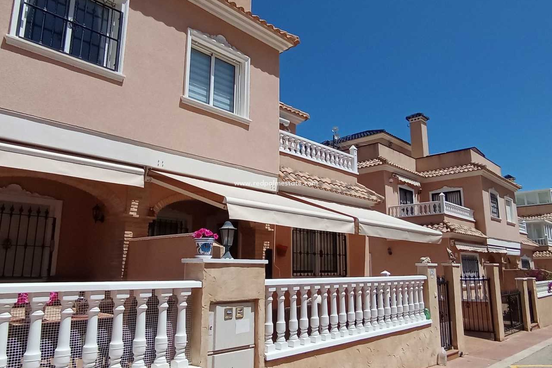 Videresalg - Rekkehus -
Orihuela Costa - Inland