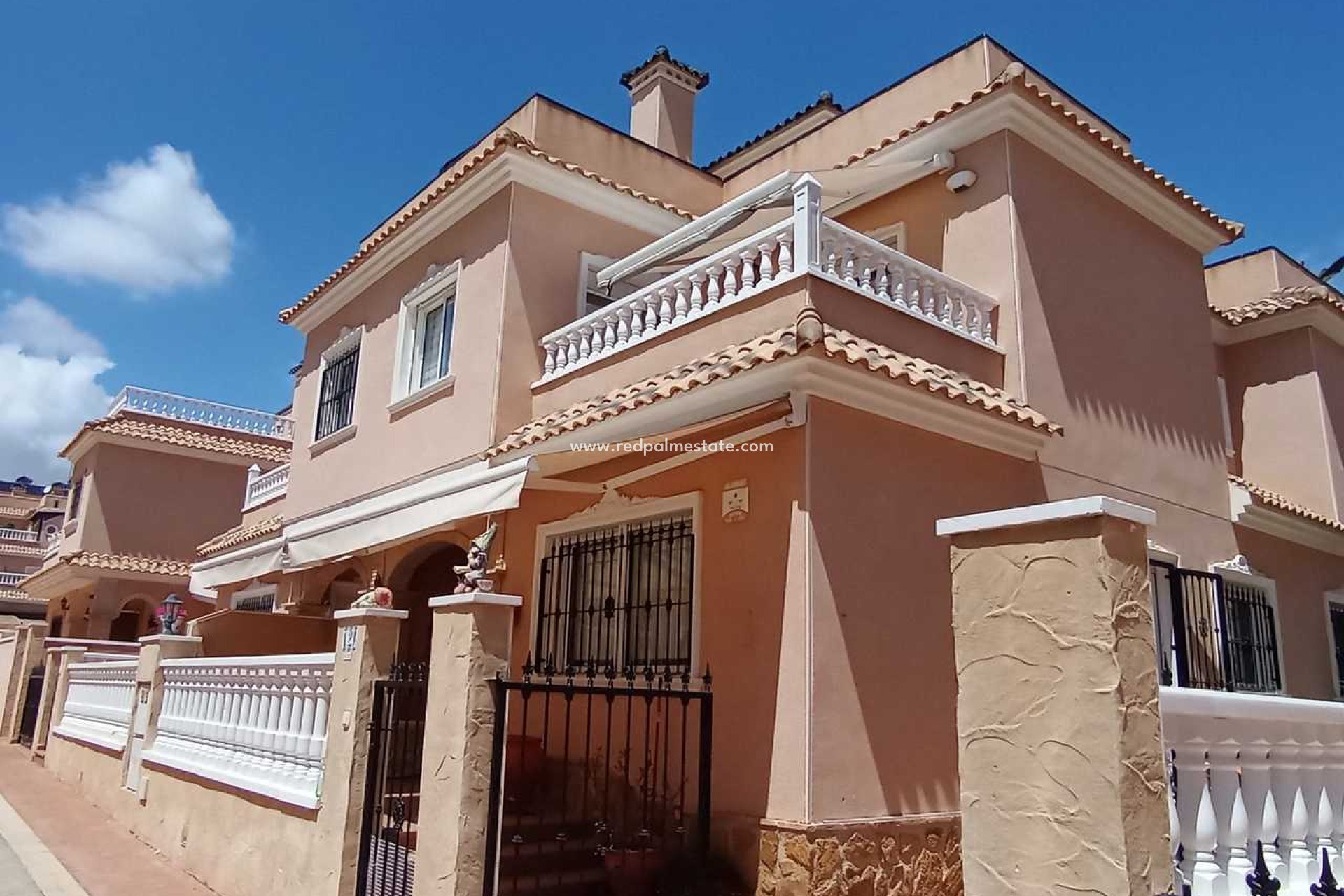Videresalg - Rekkehus -
Orihuela Costa - Inland