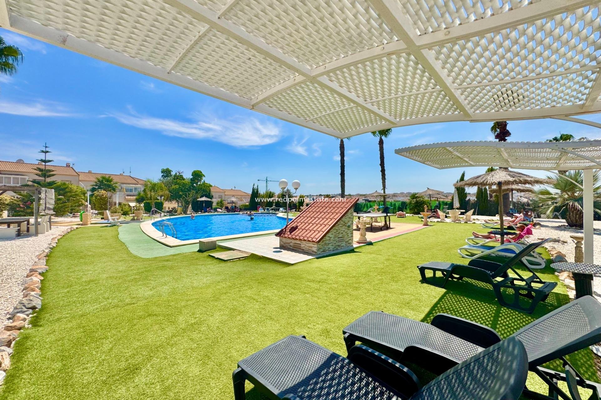 Videresalg - Rekkehus -
Orihuela Costa - La Florida