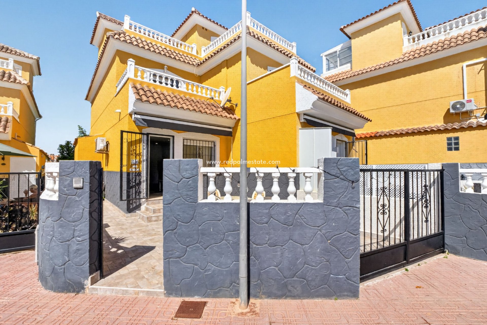 Videresalg - Rekkehus -
Orihuela Costa - Playa Flamenca