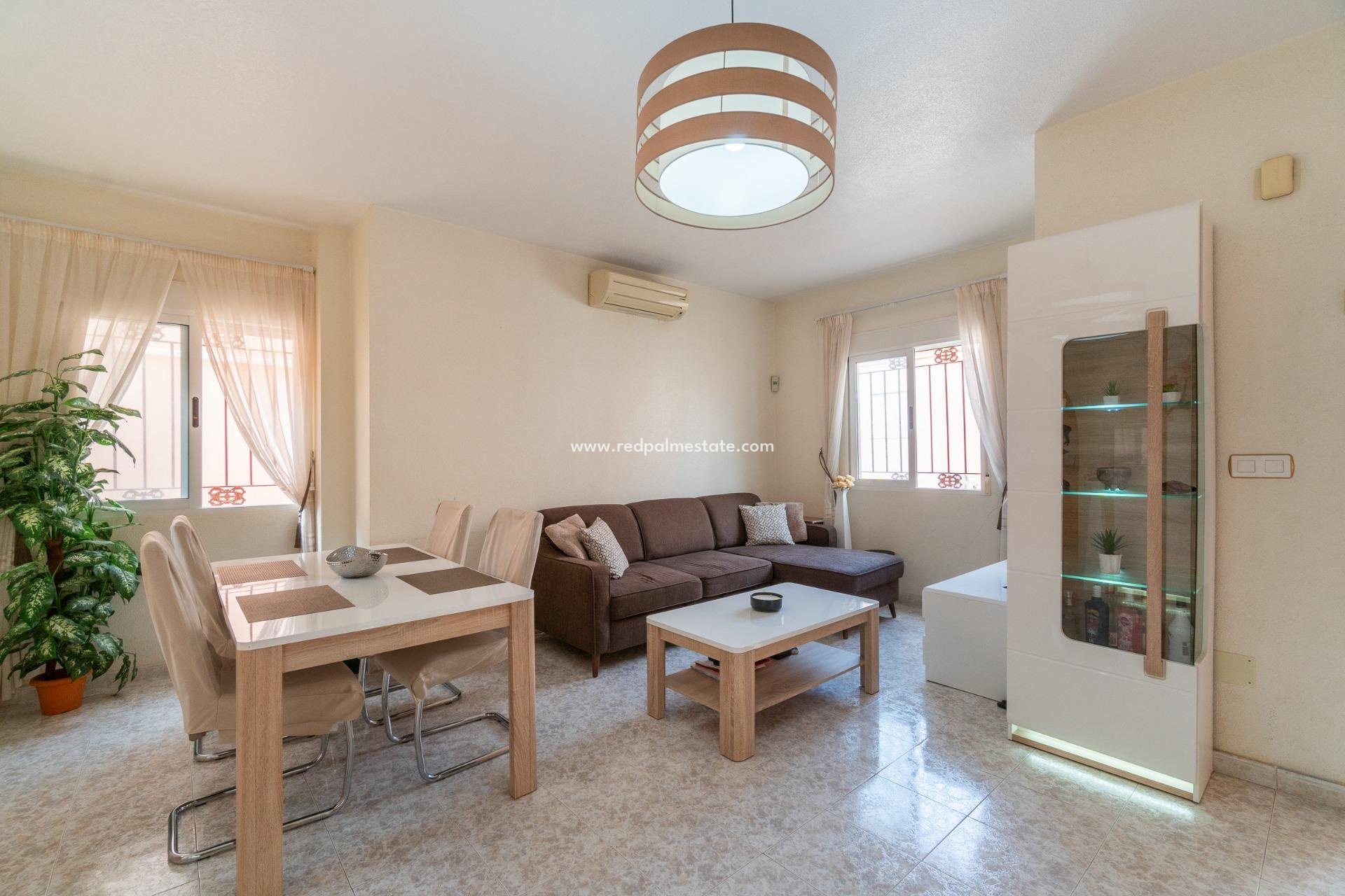 Videresalg - Rekkehus -
Orihuela Costa - Playa Flamenca
