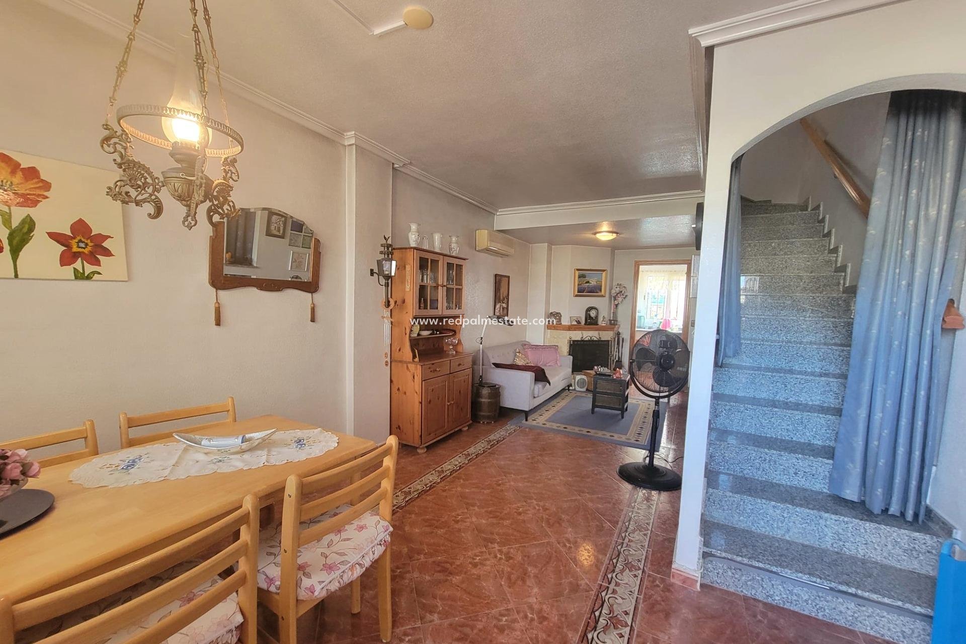 Videresalg - Rekkehus -
Orihuela Costa - Playa Flamenca