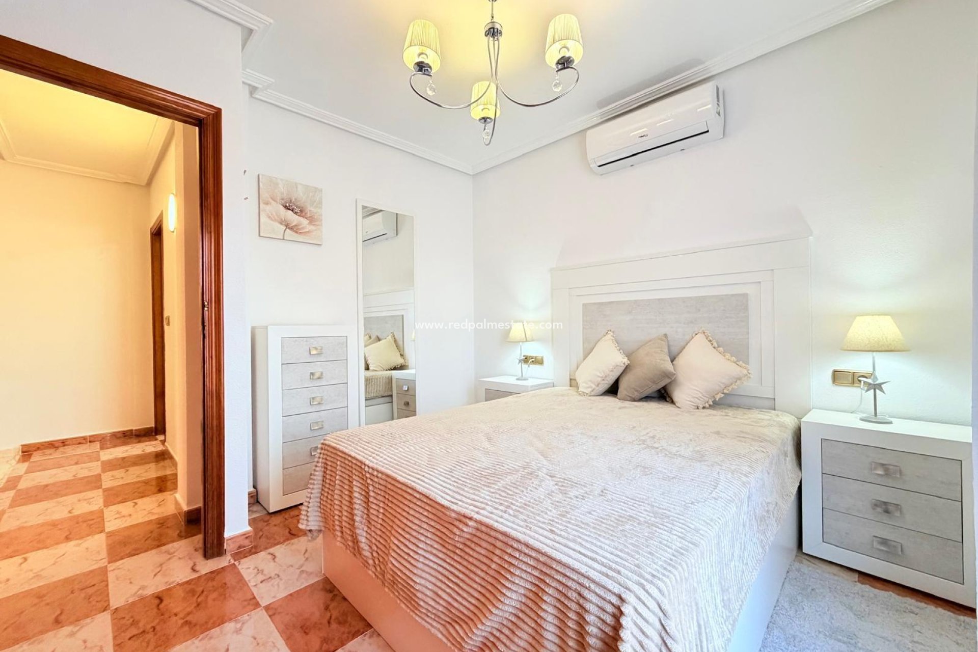 Videresalg - Rekkehus -
Orihuela Costa - Villamartín