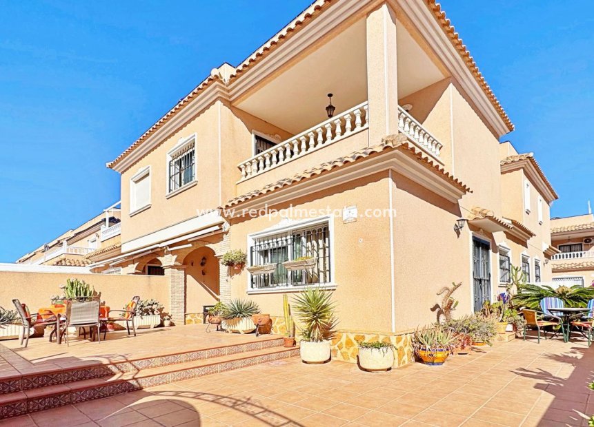 Videresalg - Rekkehus -
Orihuela Costa - Villamartín