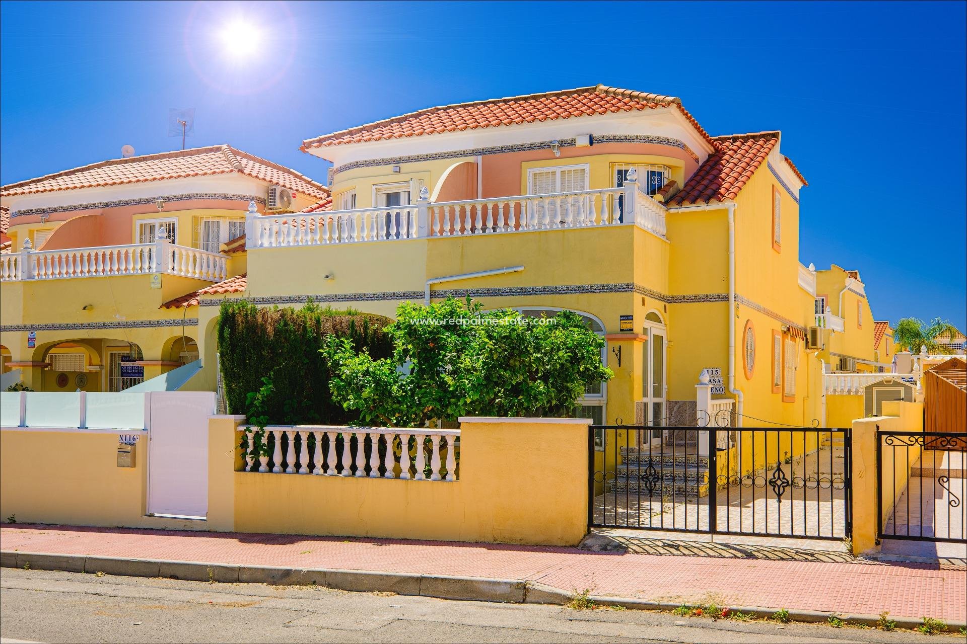 Videresalg - Rekkehus -
Orihuela Costa - Villamartín