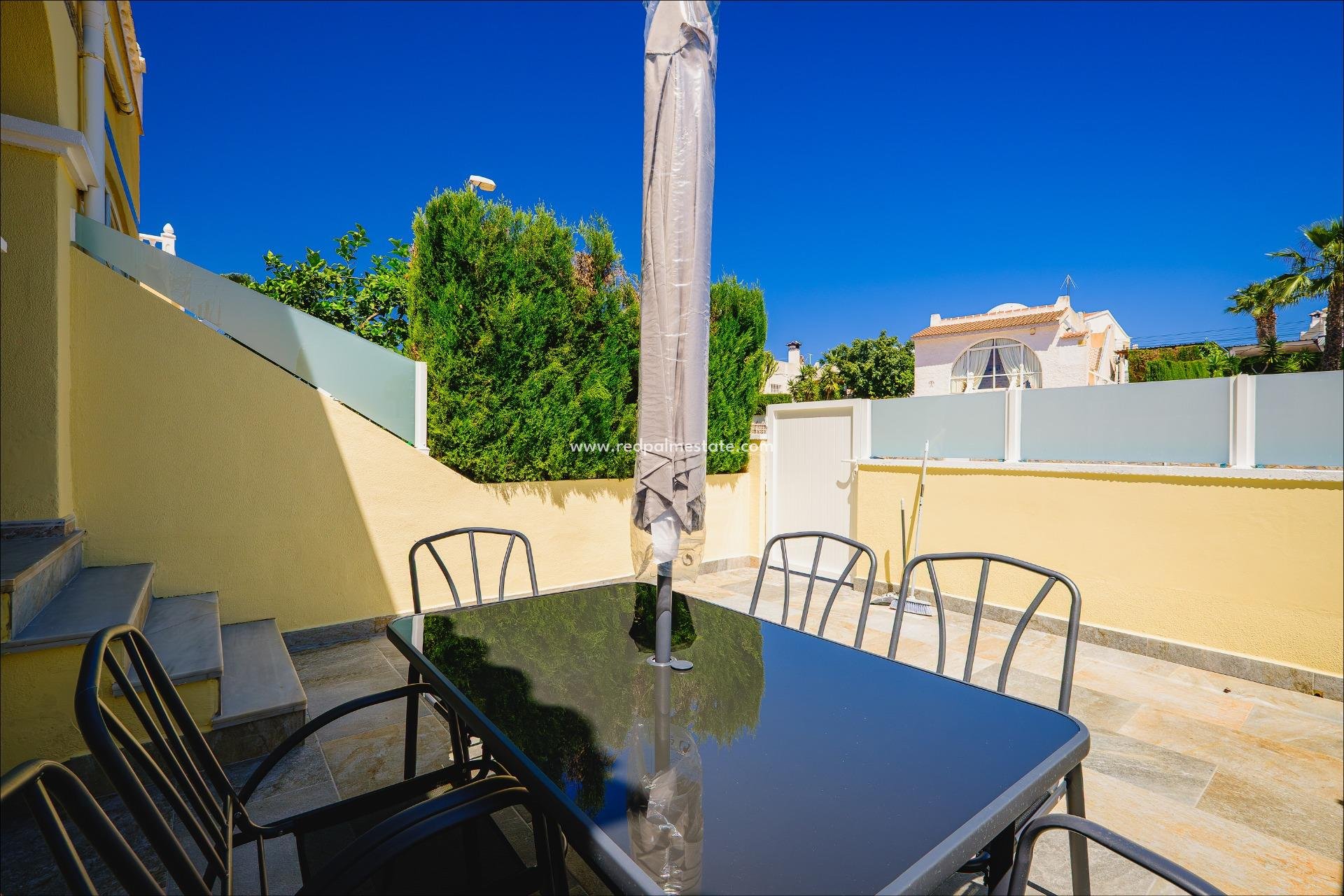 Videresalg - Rekkehus -
Orihuela Costa - Villamartín