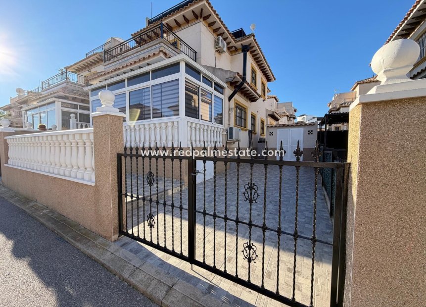 Videresalg - Rekkehus -
Orihuela Costa - Villamartín