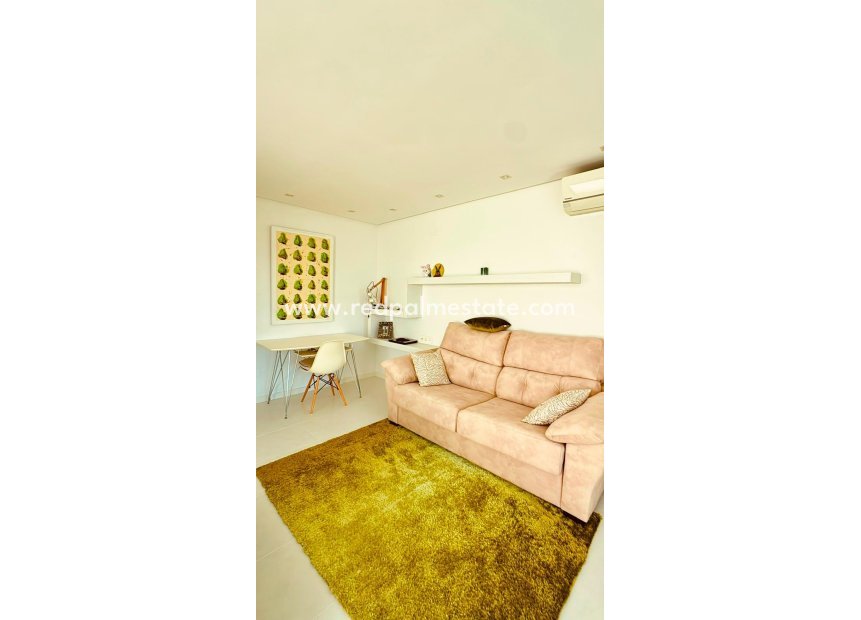 Videresalg - Rekkehus -
Orihuela Costa - Villamartín