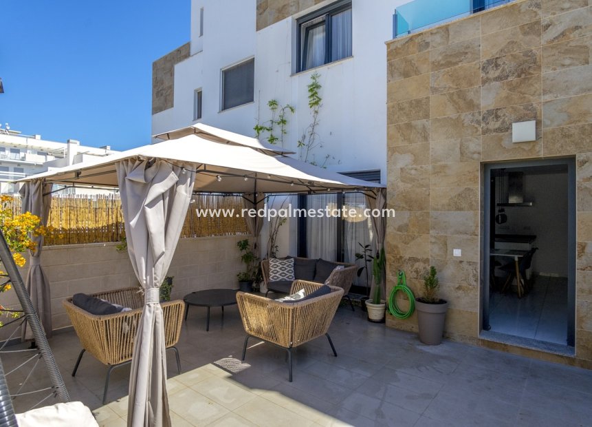 Videresalg - Rekkehus -
Orihuela Costa - Villamartín