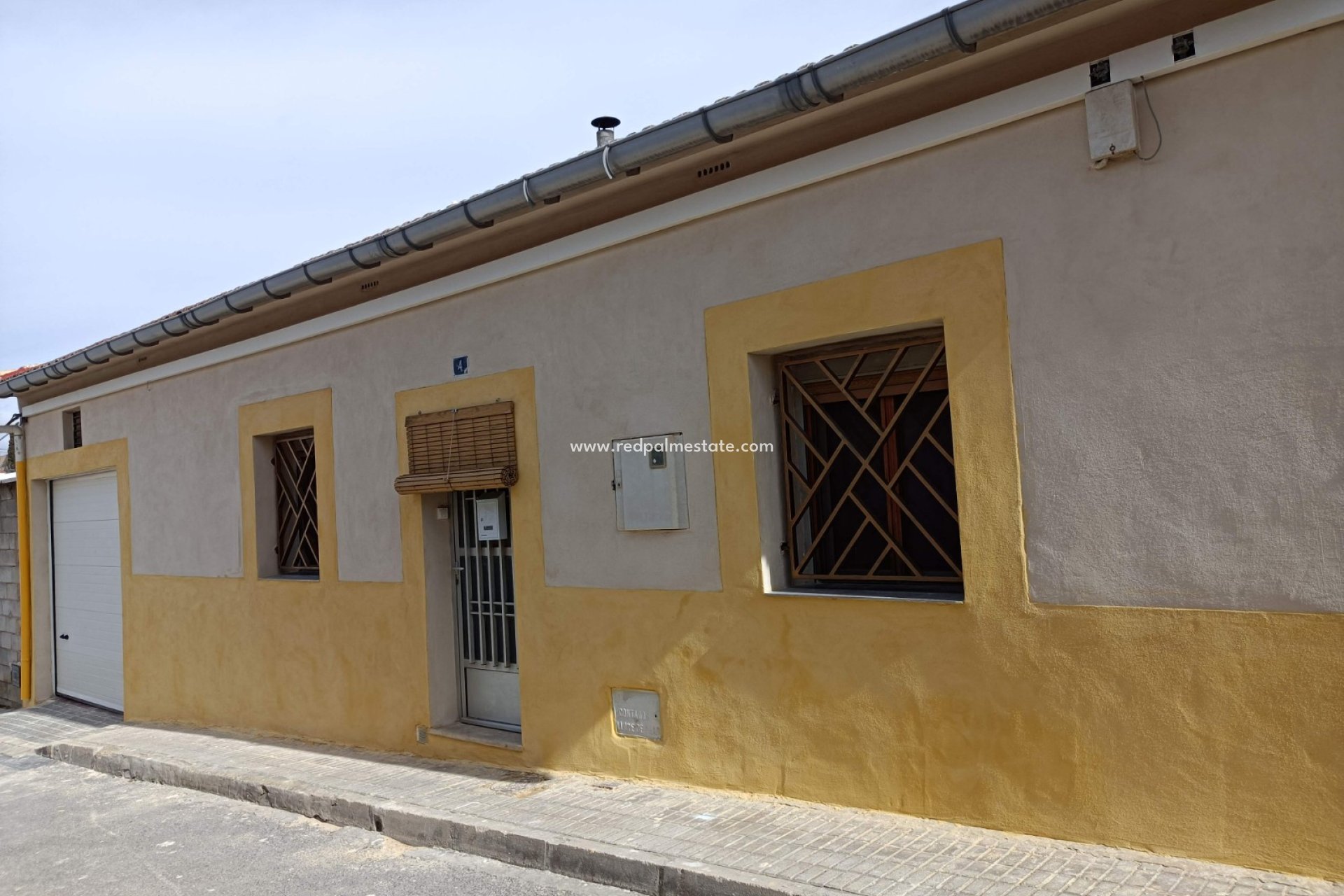 Videresalg - Rekkehus -
Pinoso - Inland