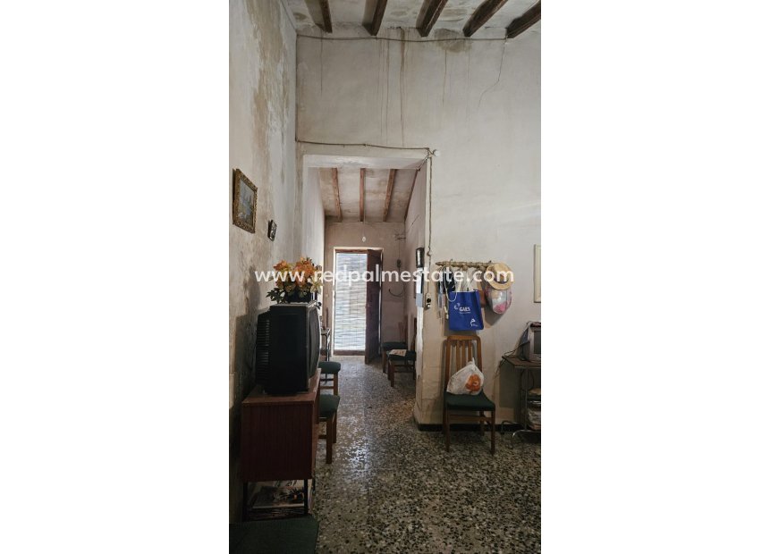 Videresalg - Rekkehus -
Pinoso - Inland