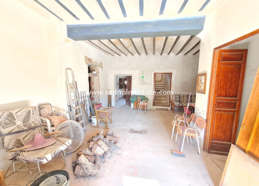 Videresalg - Rekkehus -
Pinoso - Inland