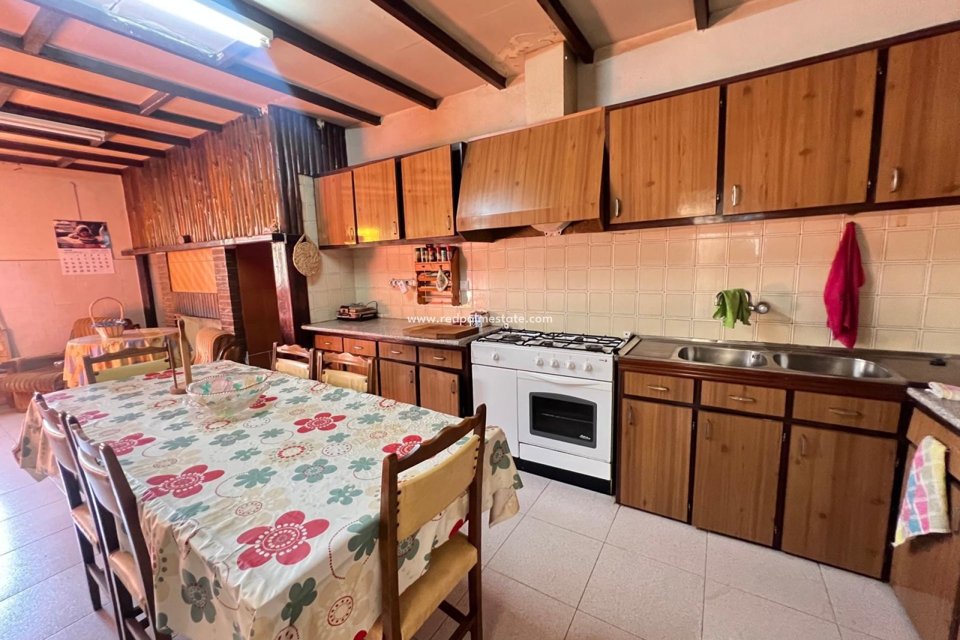 Videresalg - Rekkehus -
Pinoso - Inland