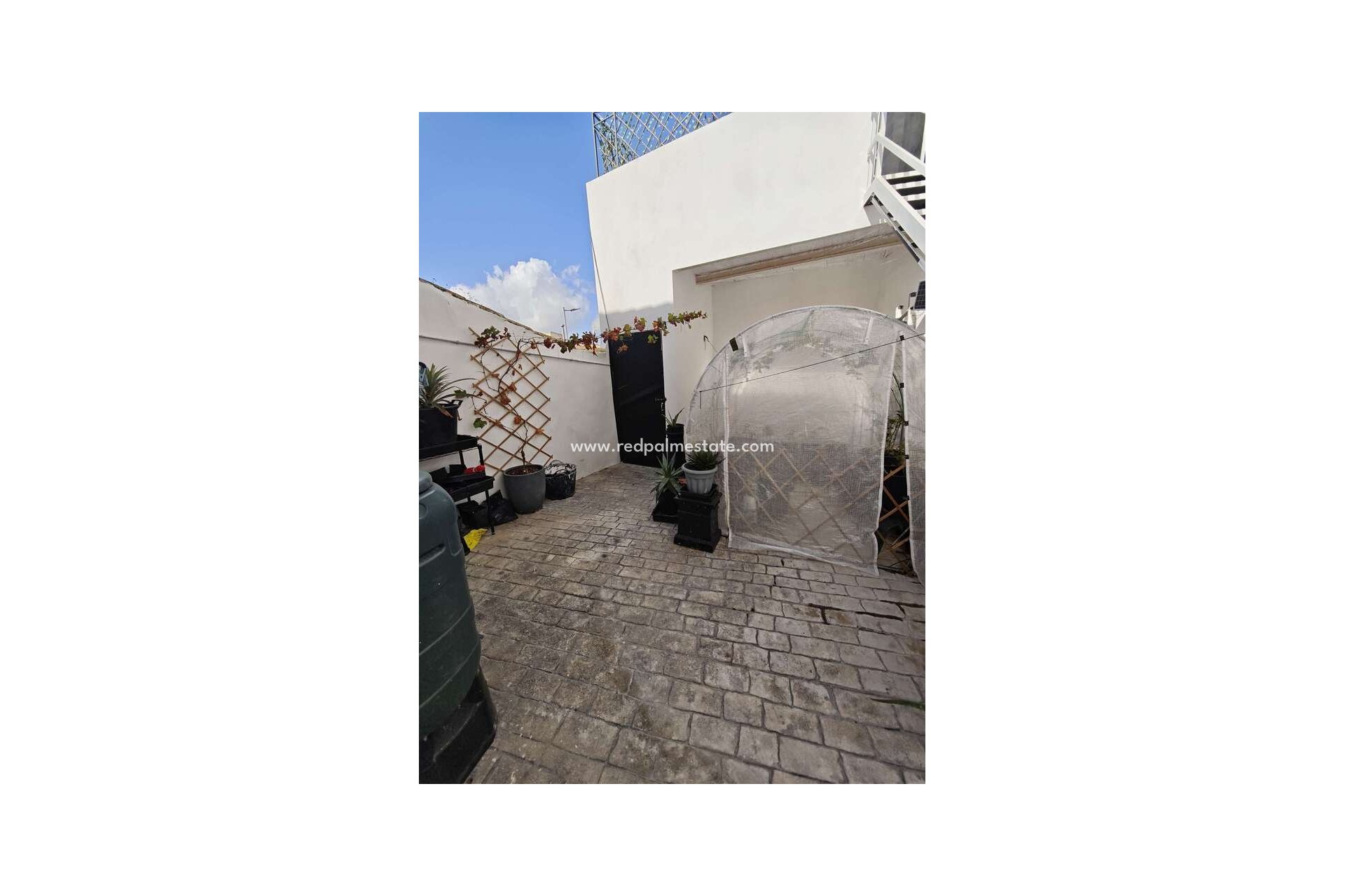 Videresalg - Rekkehus -
Pinoso - Inland