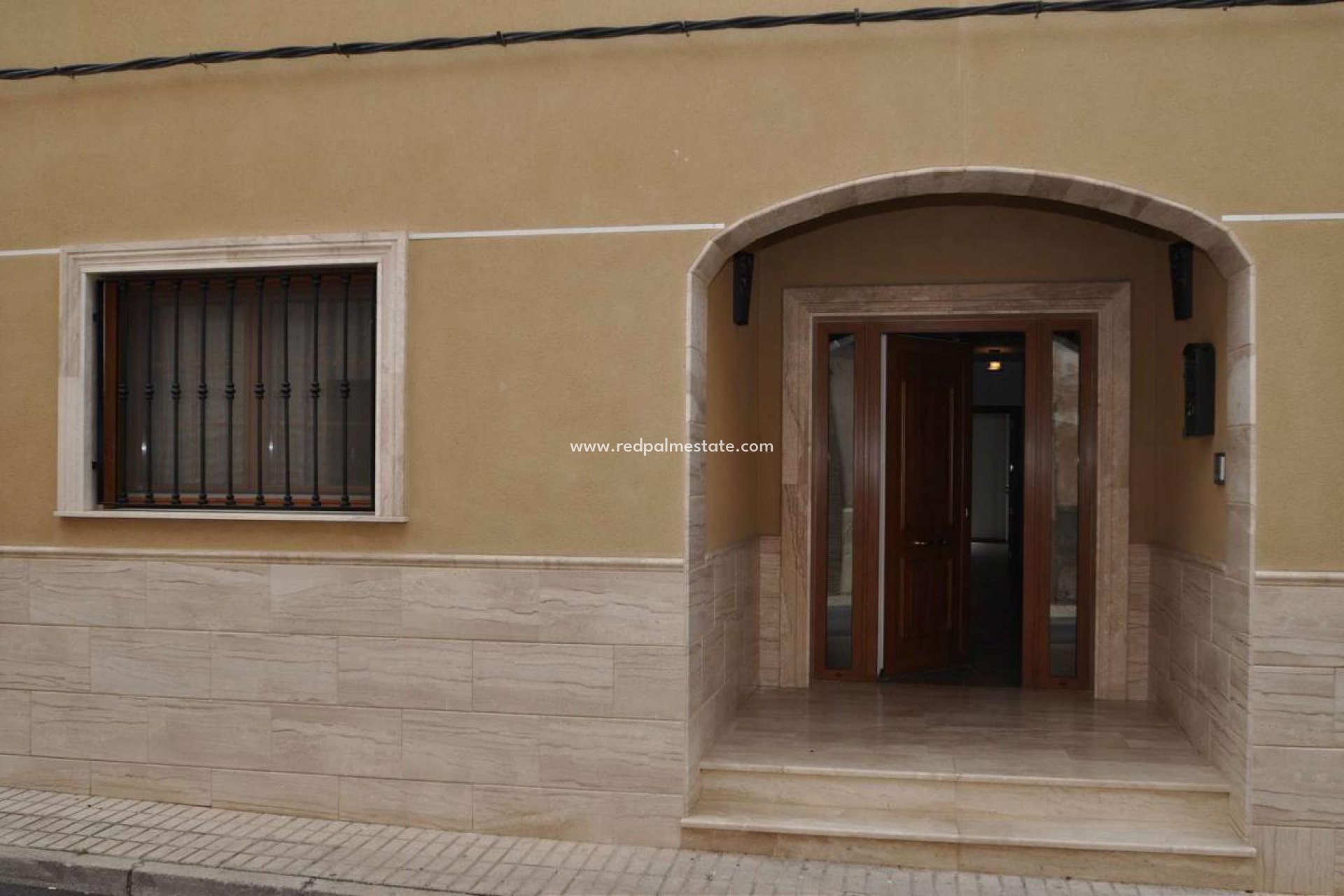 Videresalg - Rekkehus -
Pinoso - Inland