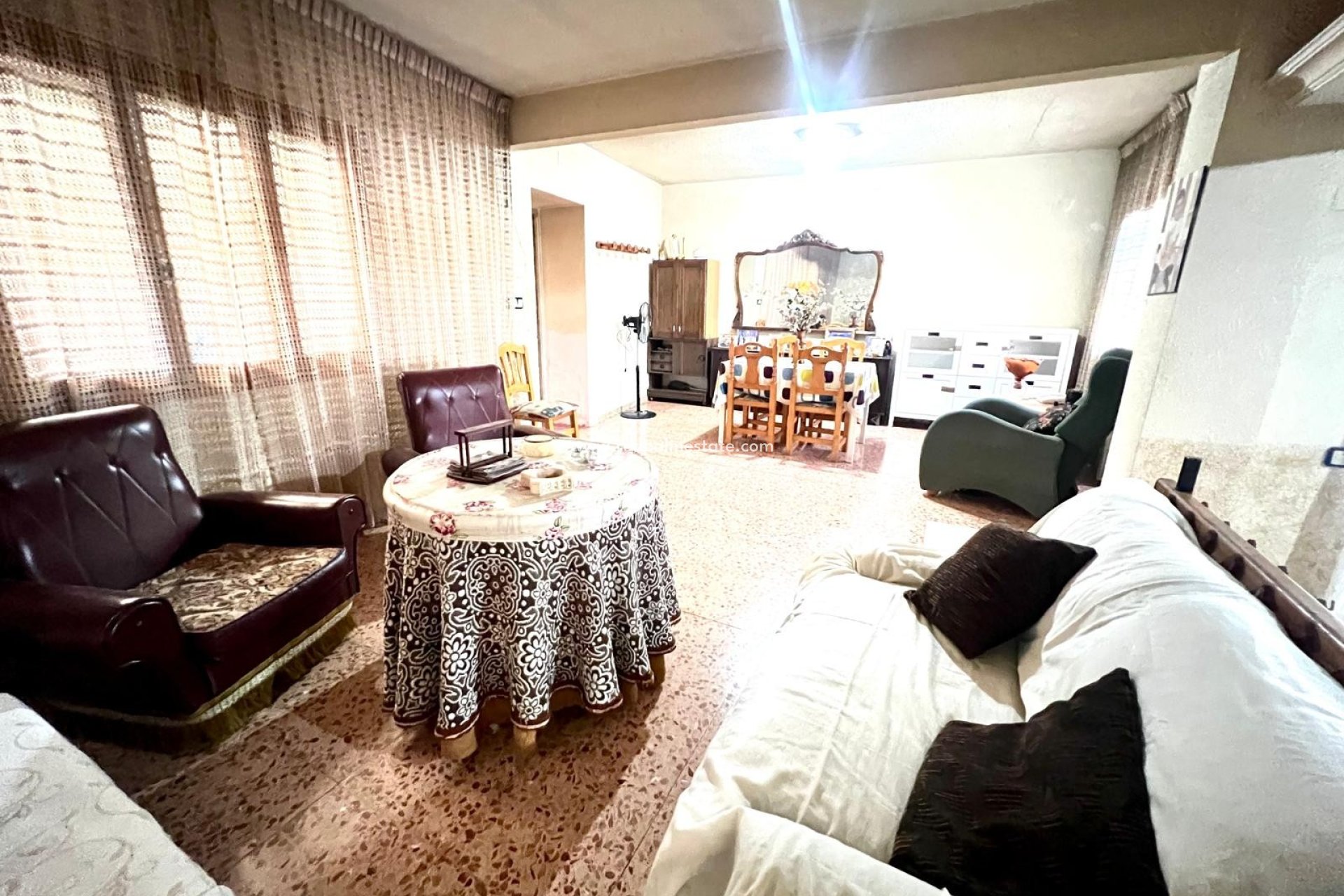 Videresalg - Rekkehus -
Pinoso - Inland