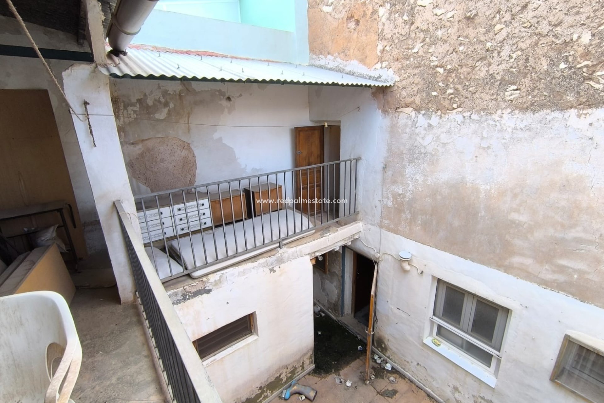 Videresalg - Rekkehus -
Pinoso - Inland