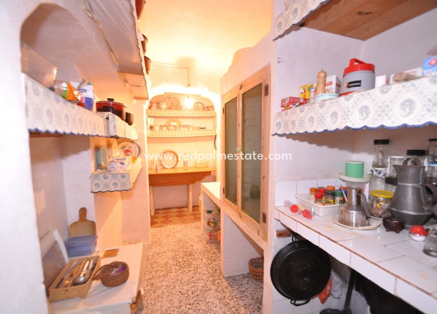 Videresalg - Rekkehus -
Pinoso - Inland