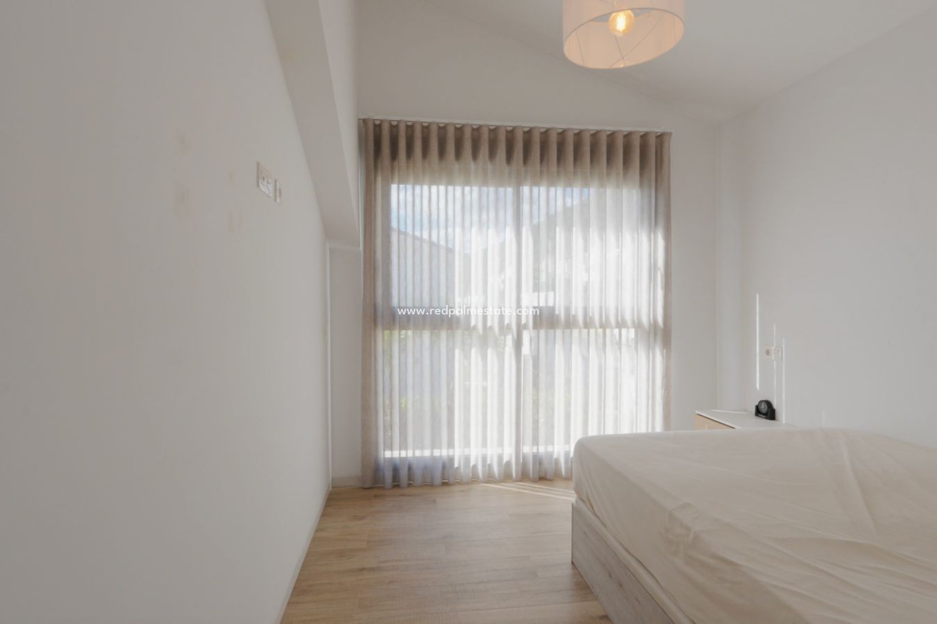 Videresalg - Rekkehus -
Polop - Costa Blanca