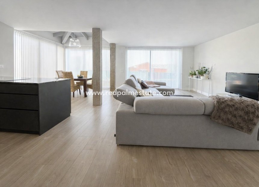 Videresalg - Rekkehus -
Polop