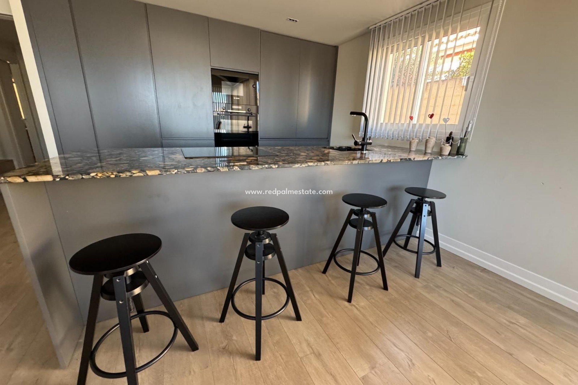 Videresalg - Rekkehus -
Polop