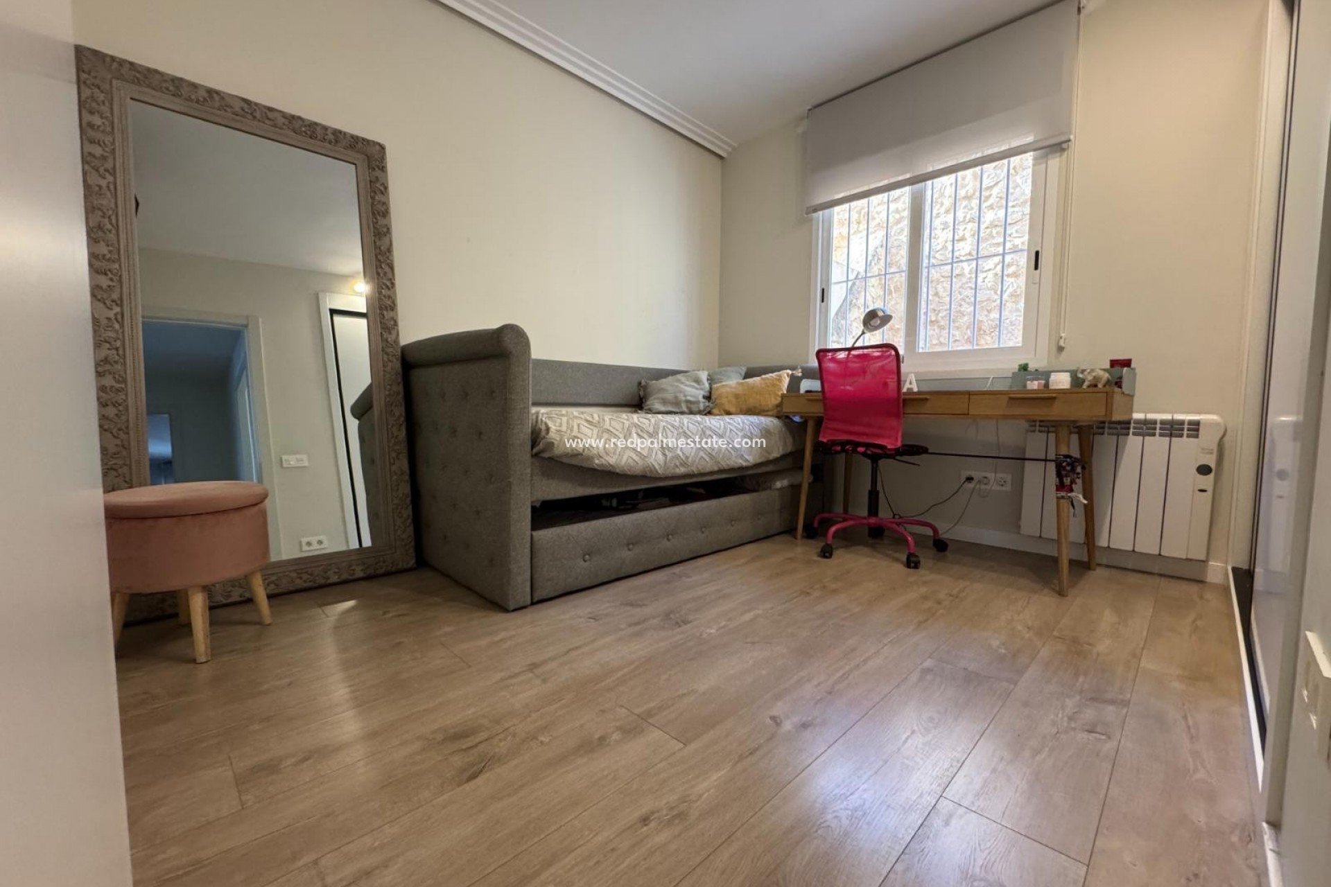 Videresalg - Rekkehus -
Polop