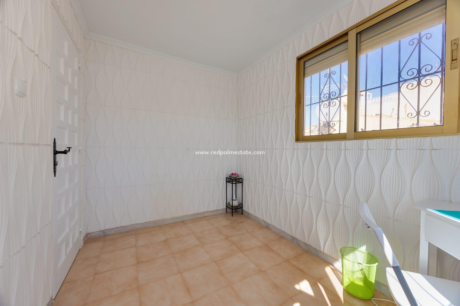 Videresalg - Rekkehus -
San Fulgencio - La Marina