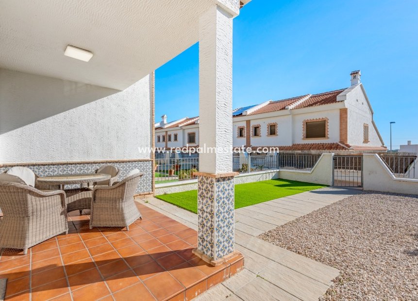 Videresalg - Rekkehus -
San Miguel de Salinas - Inland